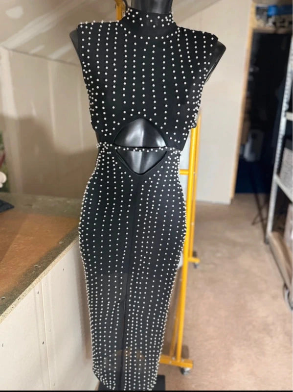 LONGUE ROBE PERLES ET VOILE SEDUISSANTE