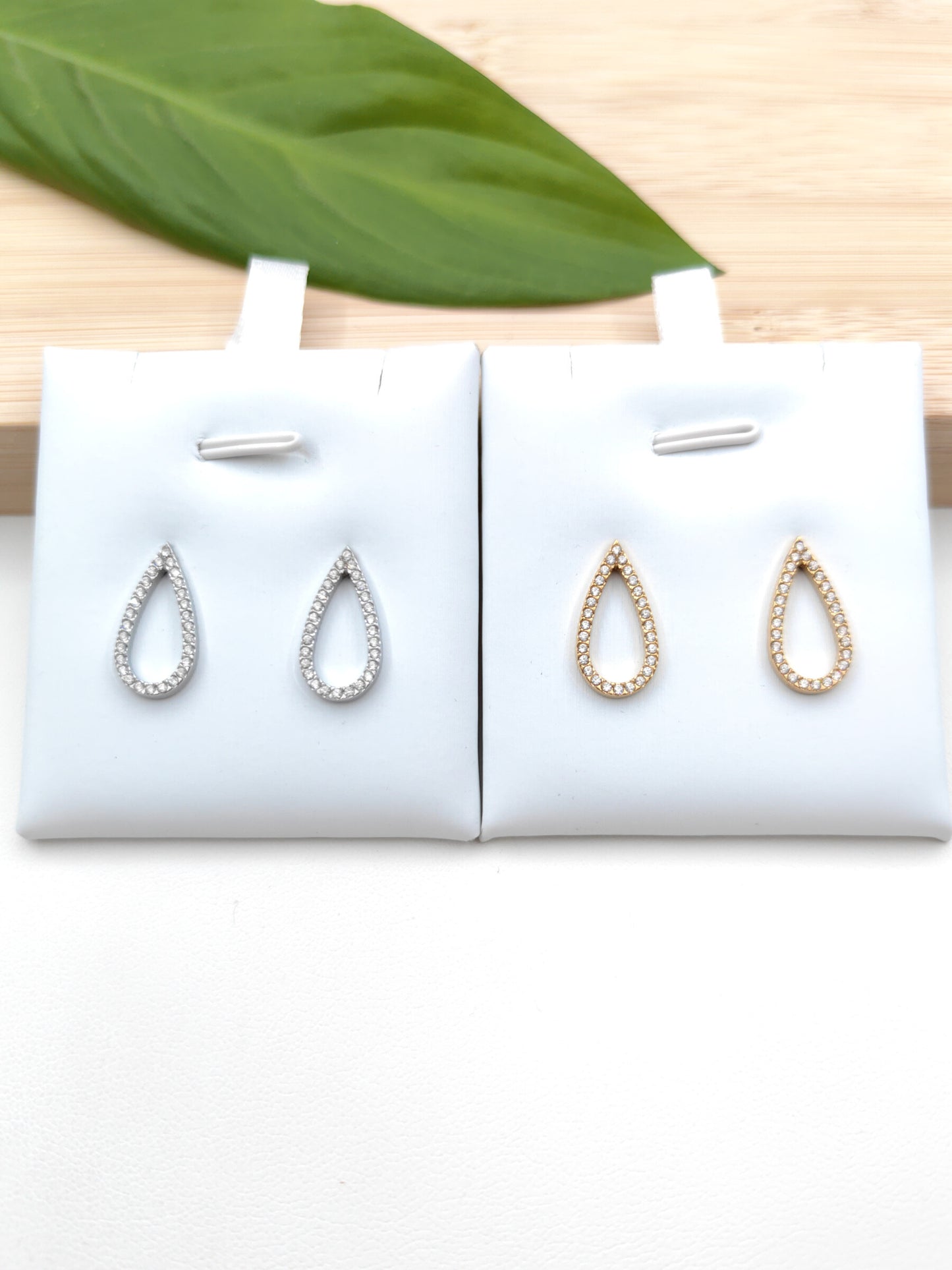 Boucles d'oreilles gouttes en acier inoxydable sertie de strass Glam Chic