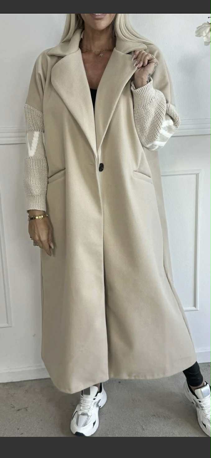 Manteau long avec manches tricotés et détails LOVE