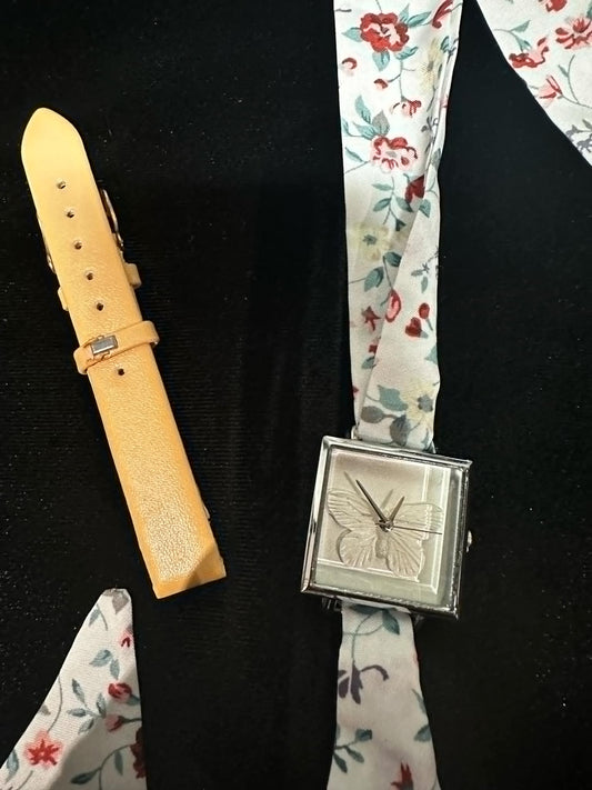 Montre papillon ou libellule foulard blanc fleuri Michael John Montres