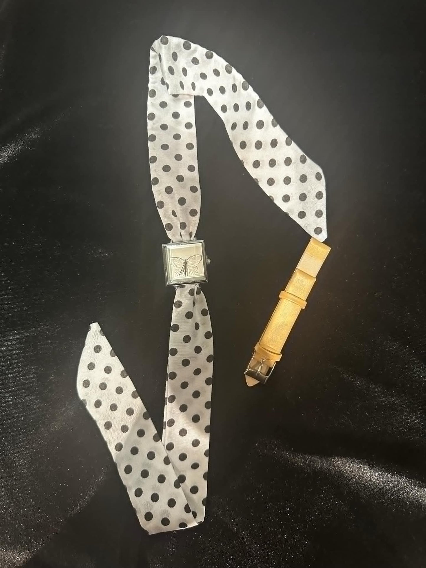 Montre foulard blanc a pois Michael John Montres