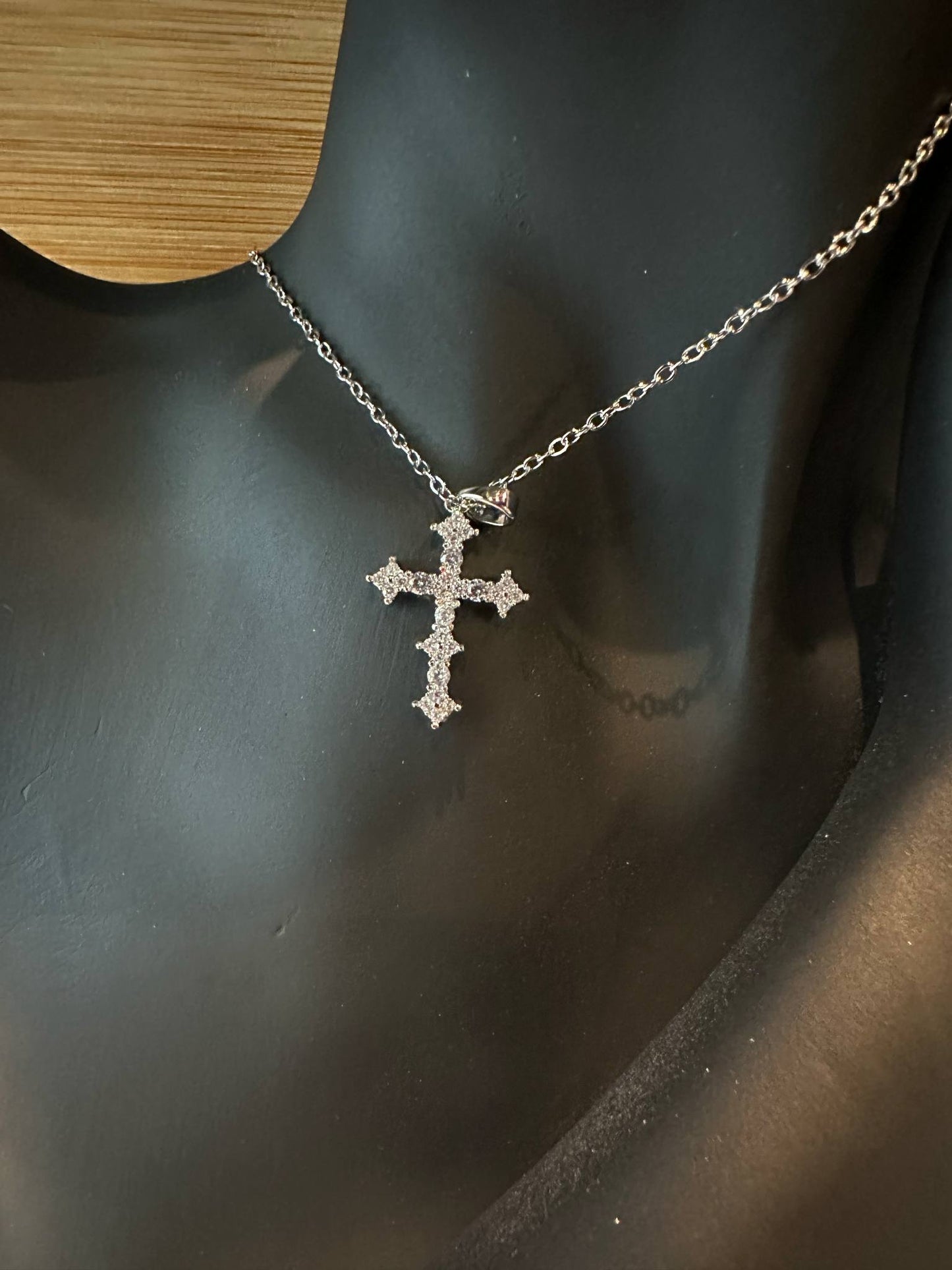 Collier croix en strass en acier inoxydable