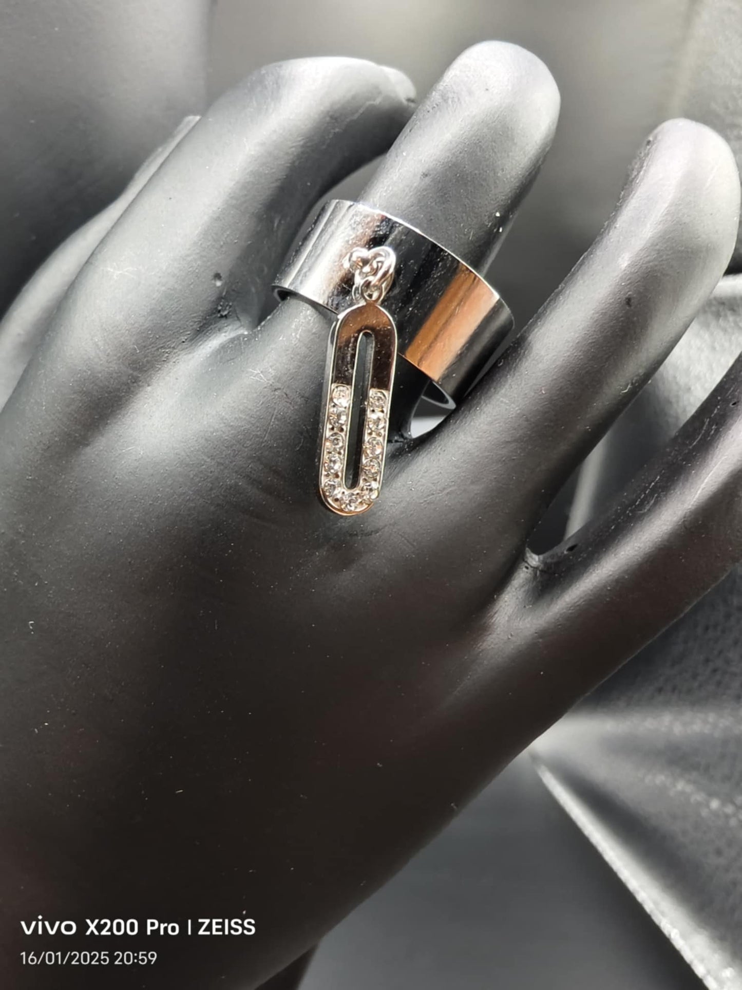 Bague en acier inoxydable ovale semi strass