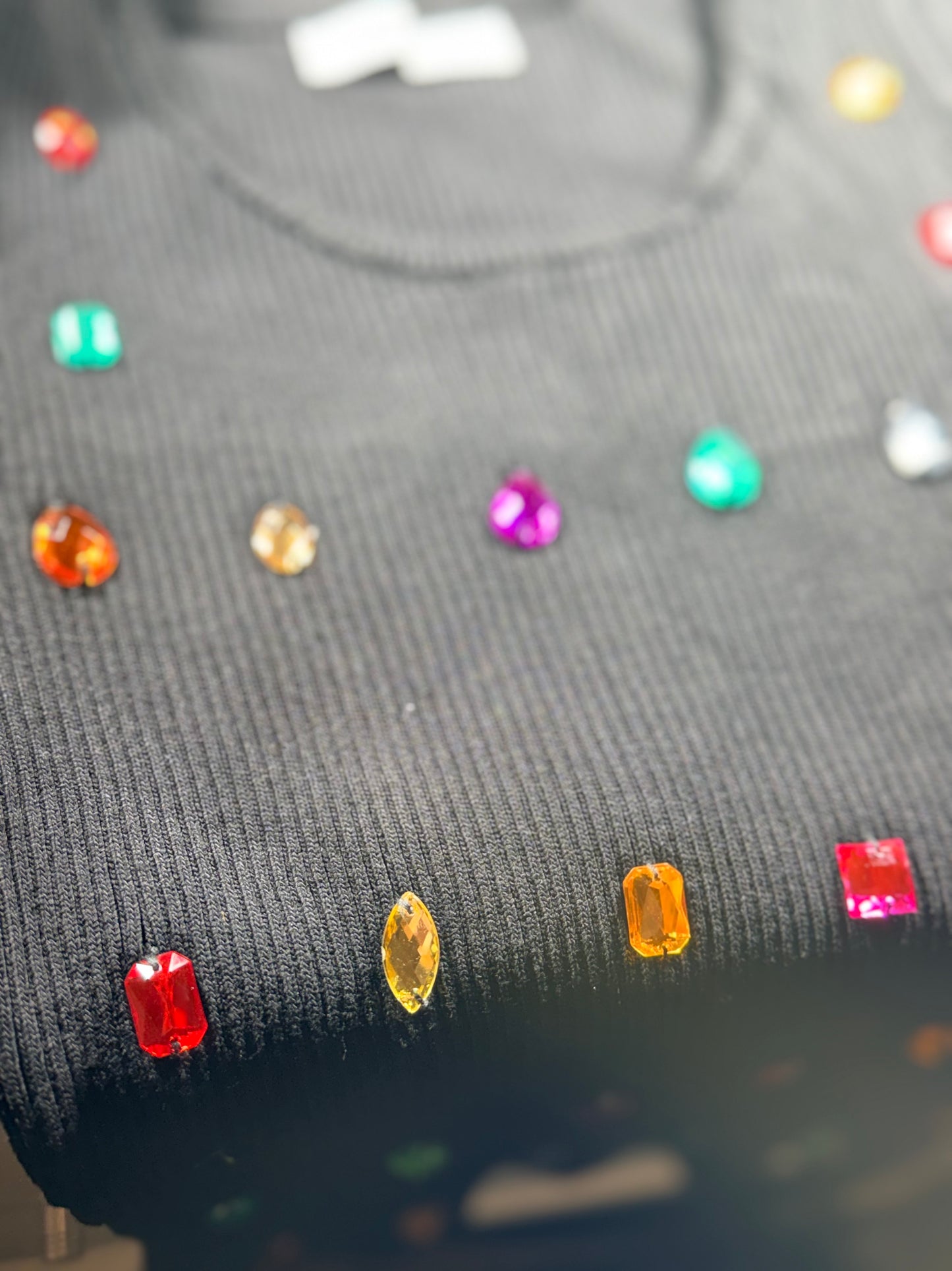 T-shirt côtelé manches courtes avec bijoux COLORS