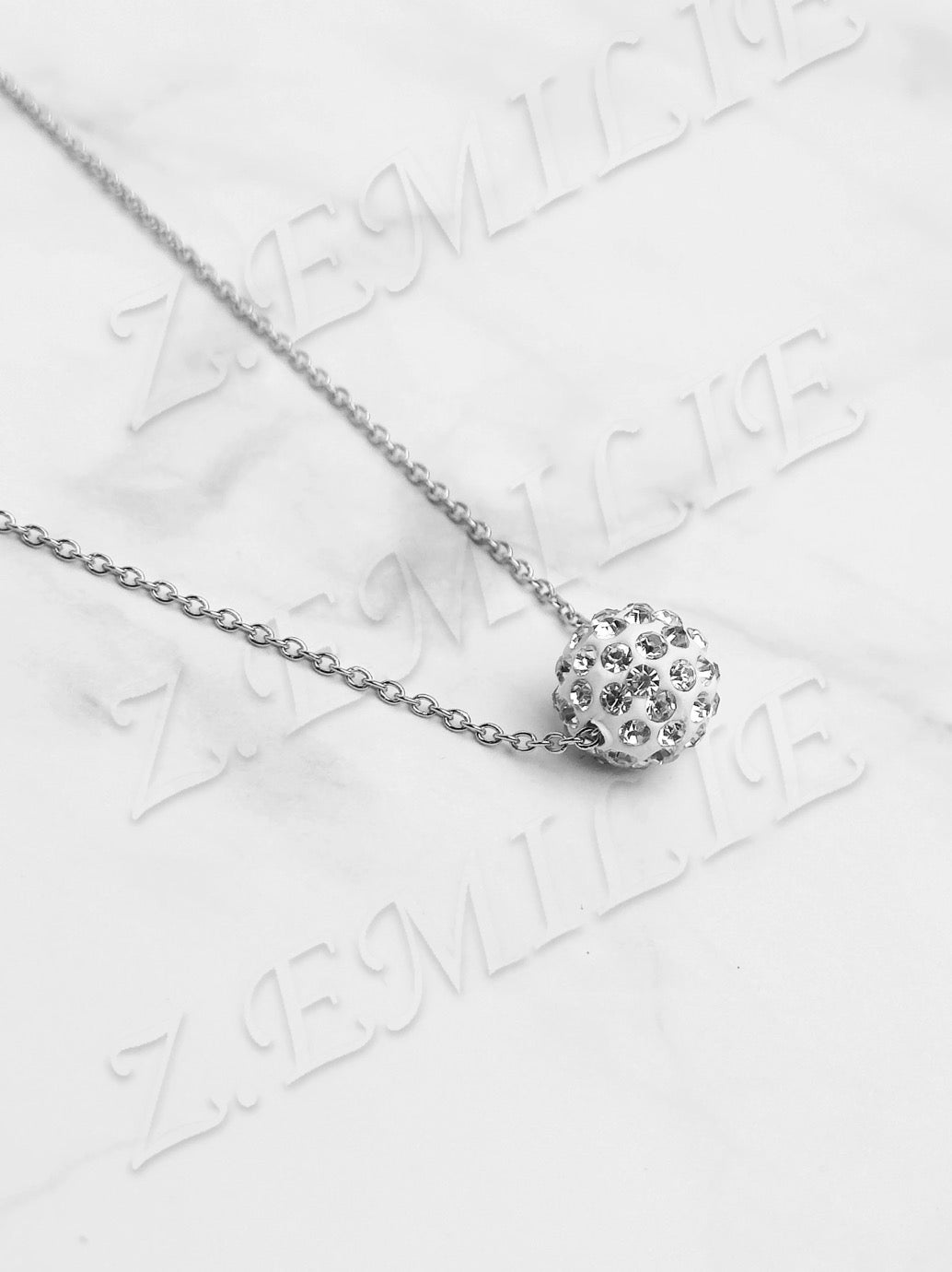 Collier boule shamballa