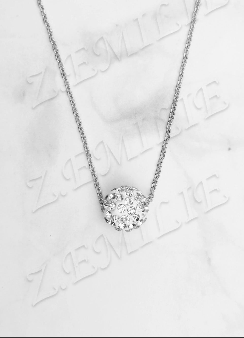 Collier boule shamballa