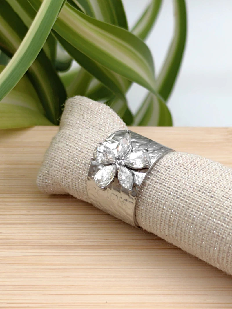 Bague large a fleur en strass réglable en acier inoxydable