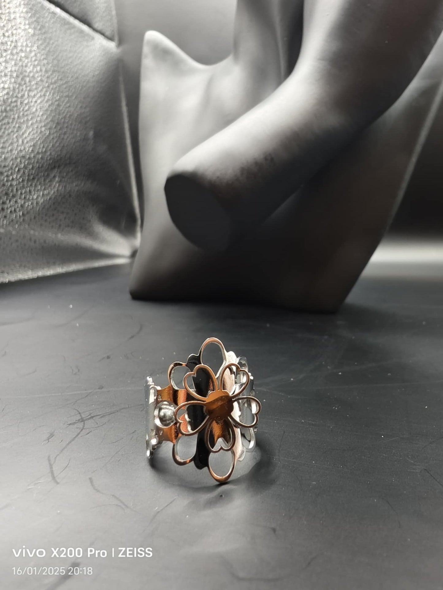 Bague Dorée ET argente Large Fleurs En Couches Ajustable Eclat Paris