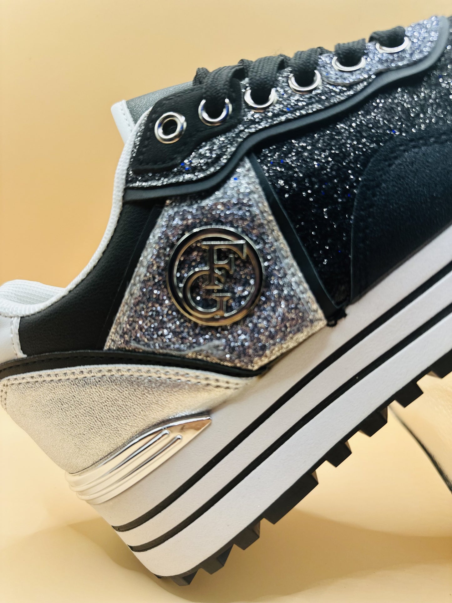 Chaussures Black and Silver basses