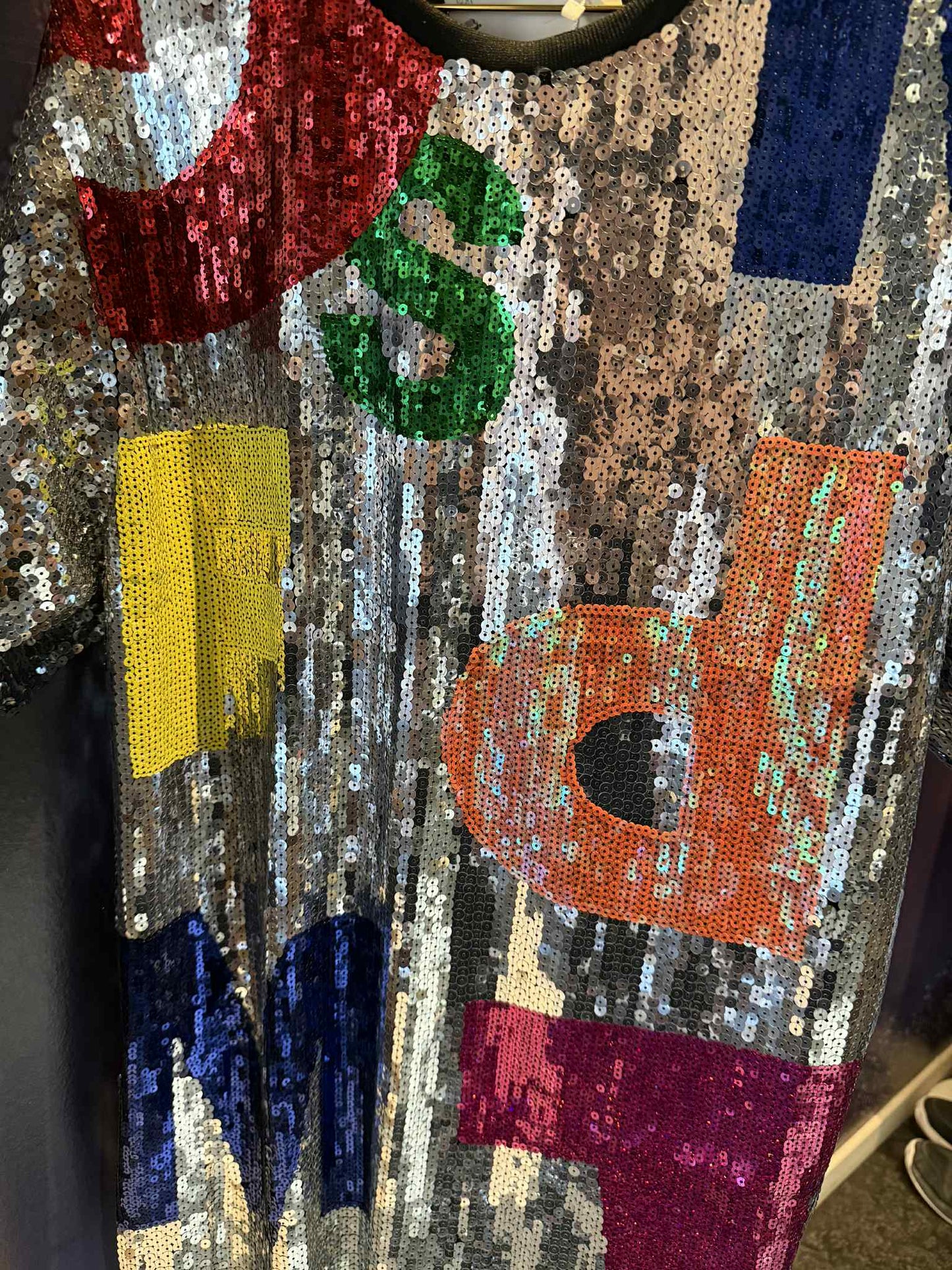 Robe à sequins argenté détails color